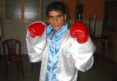 Roberto Mato peleará con el hijo de la Hiena Barrios Roberto Mato peleará con el hijo de la Hiena Barrios