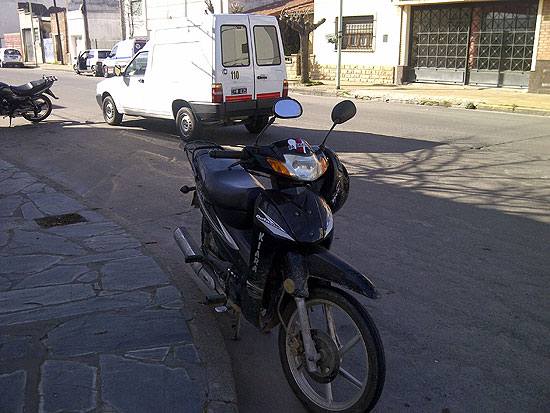 Motociclista herida en choque con camioneta Motociclista herida en choque con camioneta