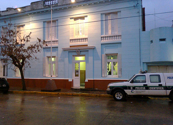 Prohiben detener a presos en comisarías bonaerenses Prohiben detener a presos en comisarías bonaerenses